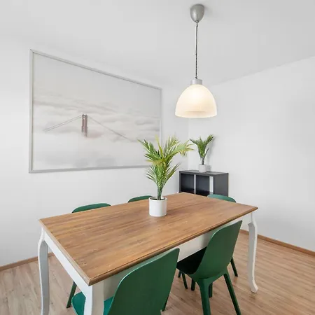 Apartment- Work & Μπραουνσβάιγκ